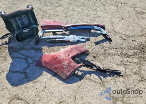 2017 Chevrolet Suburban K1500 Premier из США, поврежденный, VIN 1GNSKJKC5HR343627